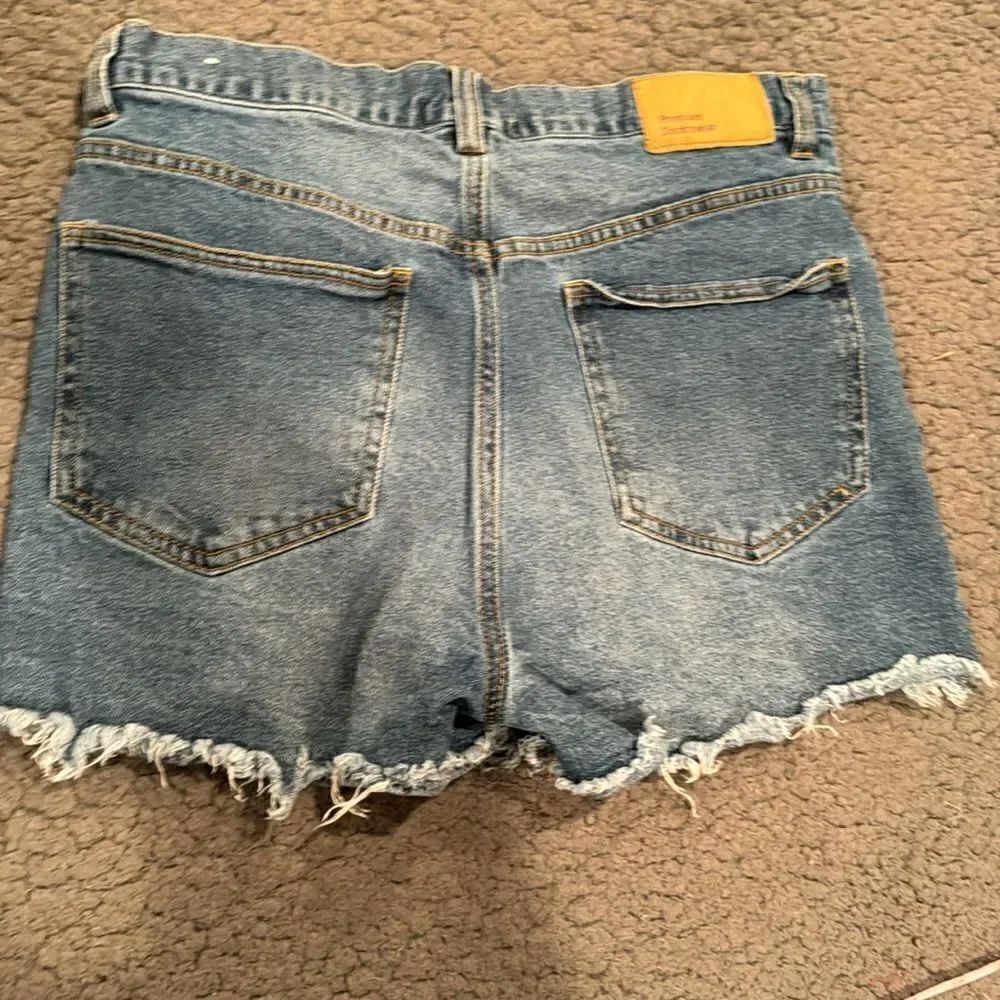 Love Tree Denim Shorts Size Large Distressed - Picture 5 of 5